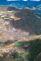 En el Nudo de los Pastos, los moradores de la regi�n han logrado adaptar diversos sistemas productivos a las condiciones clim�ticas locales y a la complejidad del relieve.
