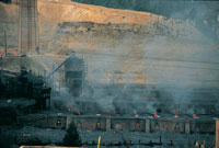 La miner�a, a pesar de ser el motor de la econom�a en varias regiones de los altiplanos, presenta una tecnolog�a obsoleta que origina altos niveles de contaminaci�n ambiental.