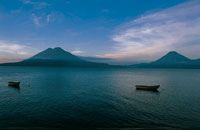 Lago en la planicie volc�nica de El Salvador.