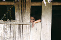 
Ni�a ind�gena tikuna en la poblaci�n de Puerto Nari�o.
