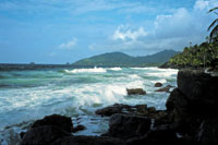 El litoral del noroeste del golfo de Urab� est� expuesto al embate de las olas y de los vientos Alisios.
