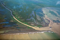 Desembocadura del brazo Corea, uno de los distributarios actuales del r�o Sin� en el delta de Tinajones.