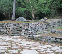 Pueblito fue el asentamiento urbano m�s importante del �rea del litoral. Sus terrazas de cultivo y los centros ceremoniales eran verdaderas obras de ingenier�a de gran valor, que ayudaron a conservar los suelos de la Sierra.