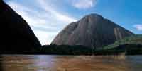 Cerros de Mavecure en Guain�a.