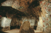 Dentro de la c�mara de los hipogeos de Tierradentro, decorados con formas geom�tricas y figuras antropomorfas, se inclu�a el ajuar funerario que acompa�ar�a al muerto en su �ltimo viaje.