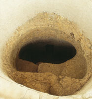 Dentro de la c�mara de los hipogeos de Tierradentro, decorados con formas geom�tricas y figuras antropomorfas, se inclu�a el ajuar funerario que acompa�ar�a al muerto en su �ltimo viaje.