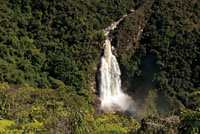 El Salto del Buey, cerca de La Ceja, departamento de Antioquia, presenta un gran caudal en la temporada invernal.