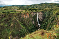 El Salto del Morti&ntilde;o presenta una ca&iacute;da de 200 metros aproximadamente y est&aacute; localizado en la zona arqueol&oacute;gica de San Agust&iacute;n, Huila.