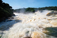 En el raudal Jirijirimo, en el l&iacute;mite de los departamentos de Vaup&eacute;s y Amazonas, el r&iacute;o Apaporis se ensancha para luego encajonarse en una gran ca&iacute;da y finalmente pasar por un estrecho ca&ntilde;&oacute;n.