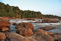 Atardecer en el raudal Payara, r&iacute;o In&iacute;rida.