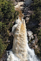 Donde las corrientes de agua se precipitan libremente sobre los abismos, se escenifica uno de los espect&aacute;culos m&aacute;s sobrecogedores de la naturaleza. 
Salto de El Buey, Antioquia.