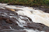 Sin importar cu&aacute;n pronunciada es la pendiente de un cauce, la sonoridad y el movimiento del agua que baja por una ladera son fascinantes. 