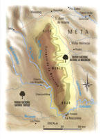La serran�a de La Macarena tiene una longitus aproximada de 120 km y su altura va de los 800 a los 250 msnm